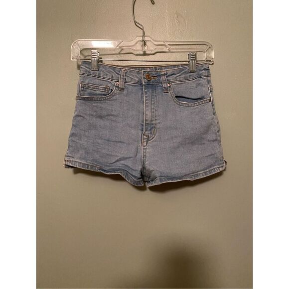 Forever 21 Light Wash Cheeky Booty Short Shorts Size 0/1 (24) - Picture 1 of 4